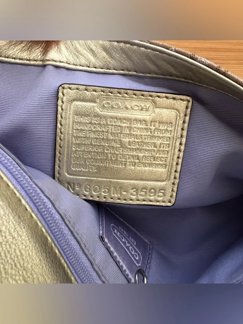 Coach vintage 2005 gold optic lurex signature 3595 Hamptons clip shoulder bag - Picture 12 of 15